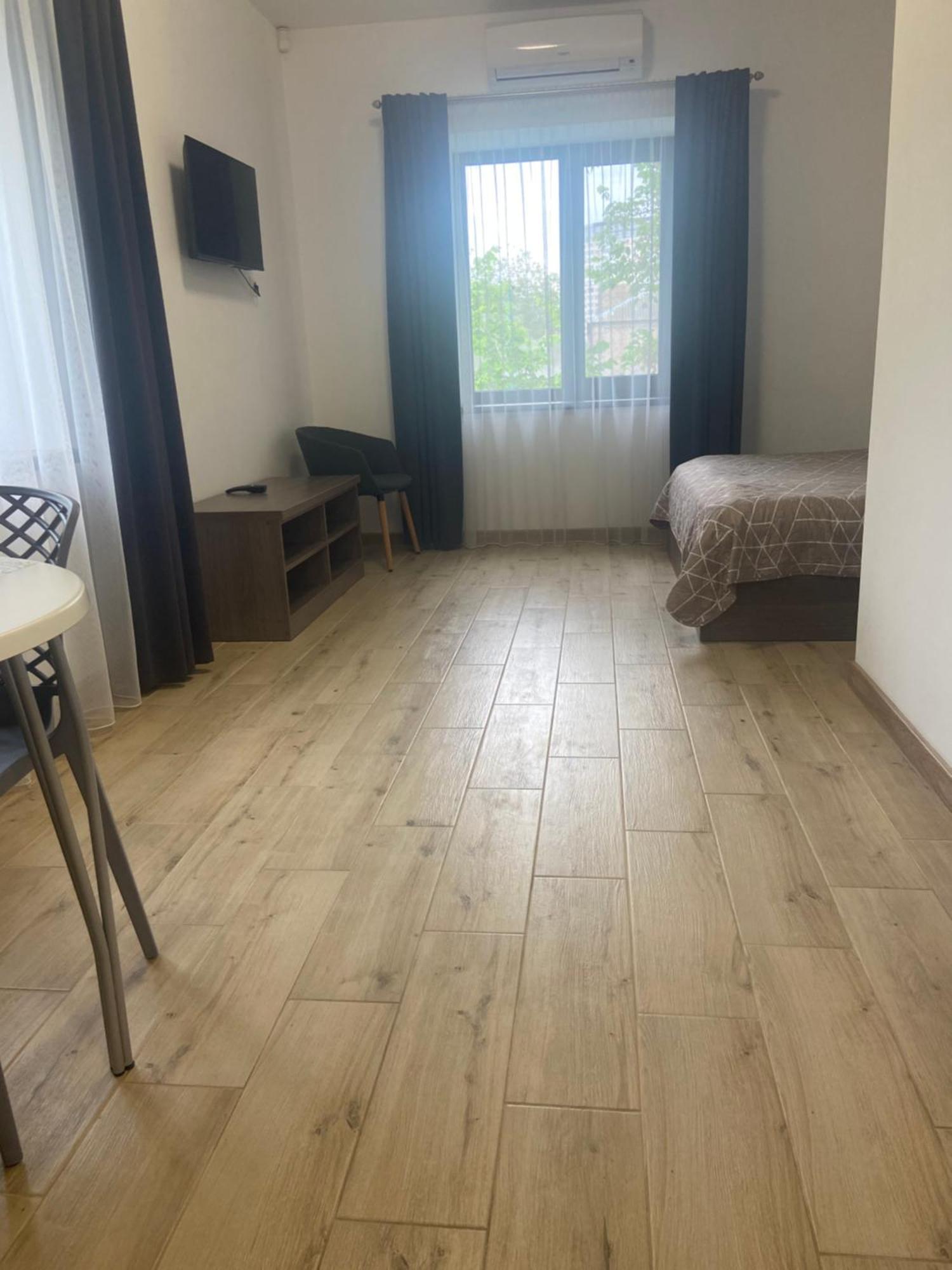 Four Rooms Apartments Tscherkassy Exterior foto